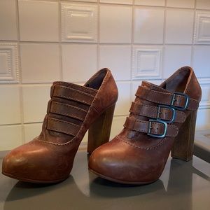 Chloé Brown Silverado Buckle Platform Ankle Bootie
